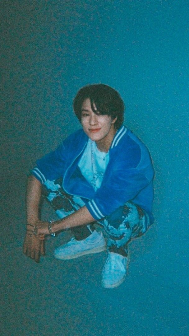 ae__write's tweet photo. our blues

— he was an electric blue, she was a cerulean blue. setting the two up, is not so hard, well thats what aesdream thought.

— a bluesy #jenrina au for #AprilBlues @bluesycore @aesdreamarchive https://t.co/EMnXmoria1