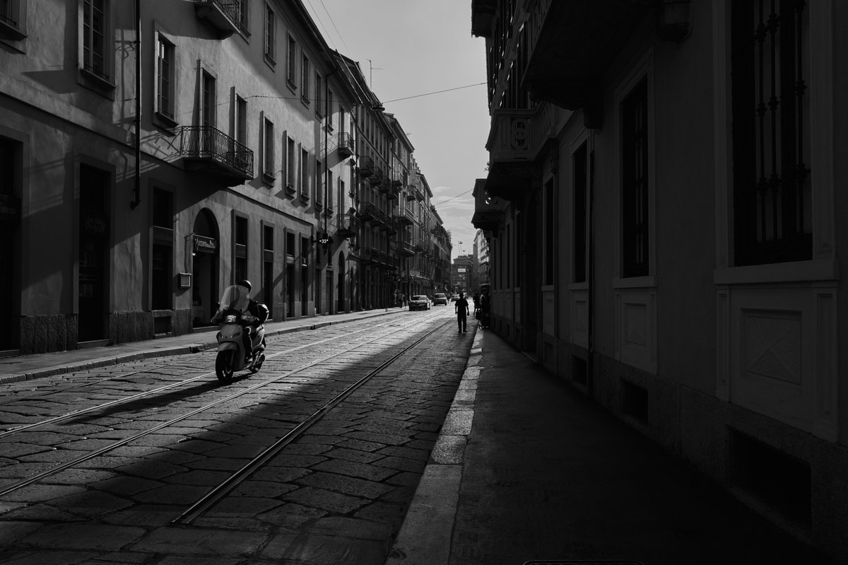 光の導線
Conduit of Light

#leicaq3
#travel
#leica #leicaphotography #photography #photooftheday #travelphotography #snapphoto #snapphotography #snapshots #raw_bnw #bnw #bw #bnwphotography #写真好きな人と繋がりたい