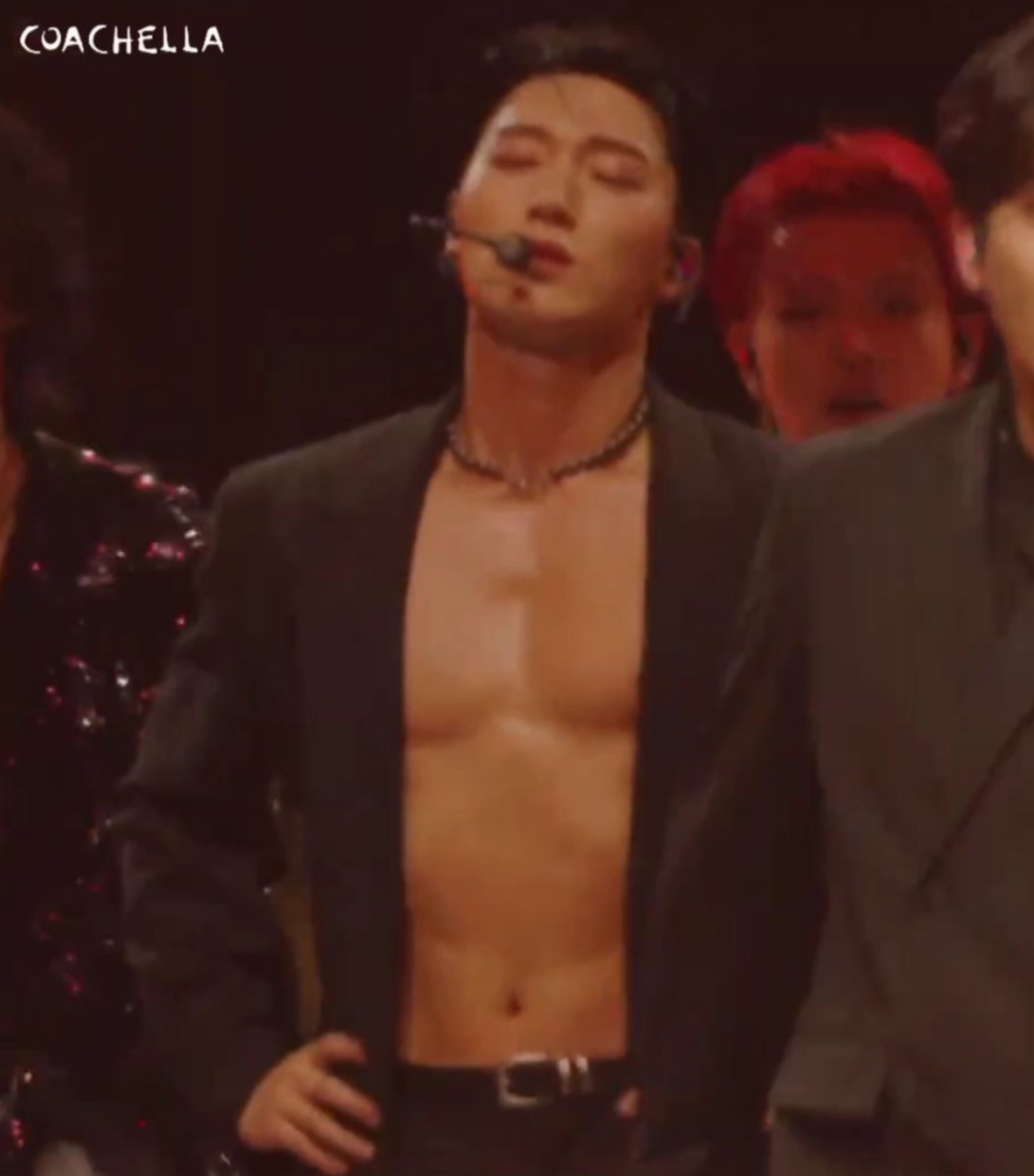 for choi san. tweet media