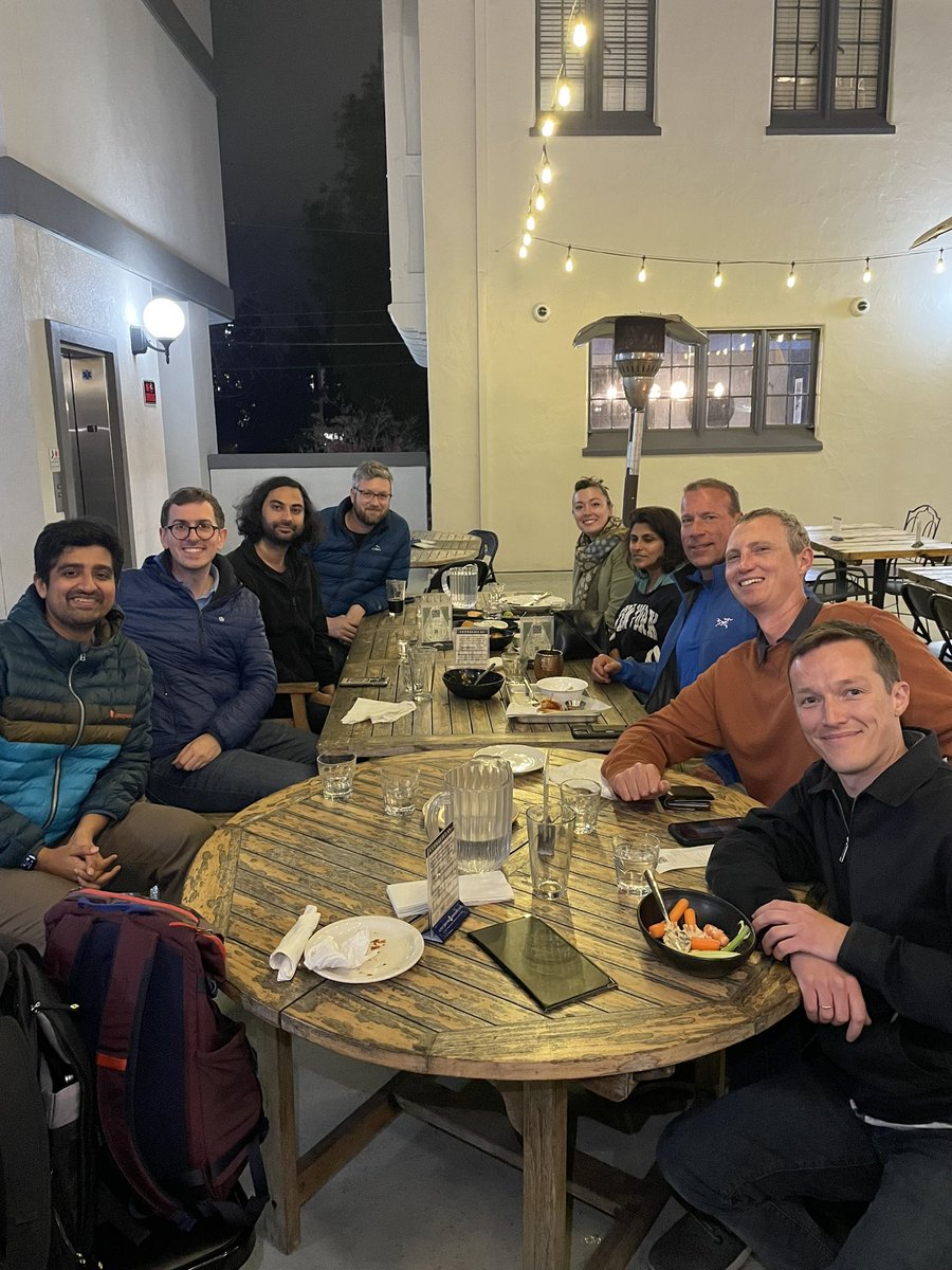 Amazing afternoon mini-conferencing with fellow west coast innovation/entrepreneurship peeps (@FrancescaTruffa @MTranchero @krisgulati @mattsclancy) - thanks to Christian Fons Rosen for organizing. Such a privilege to hang out with friends and discuss cool cutting-edge ideas!