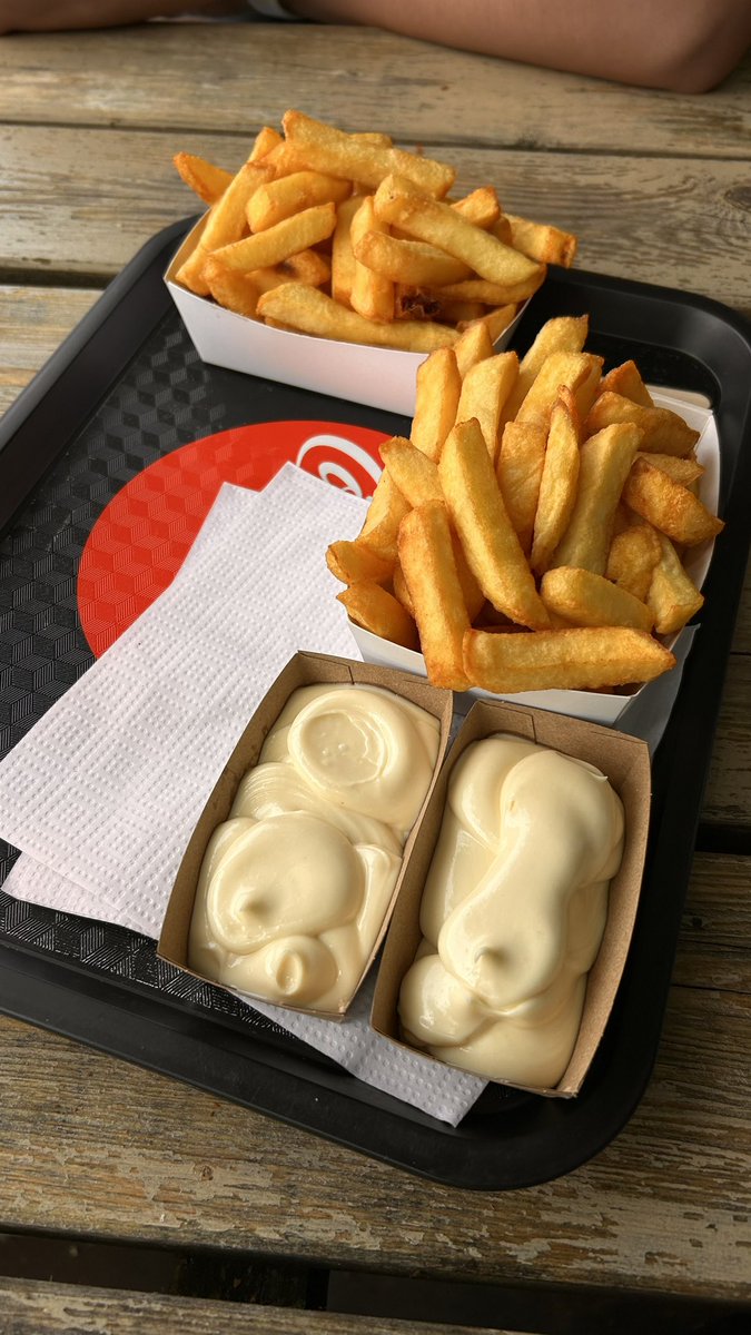 Ouwe454906's tweet photo. @robertpijkeren @DoornPetravan Fijne zaterdag van #teamfrites of #teamfriet 😎 https://t.co/yONFebWrTM