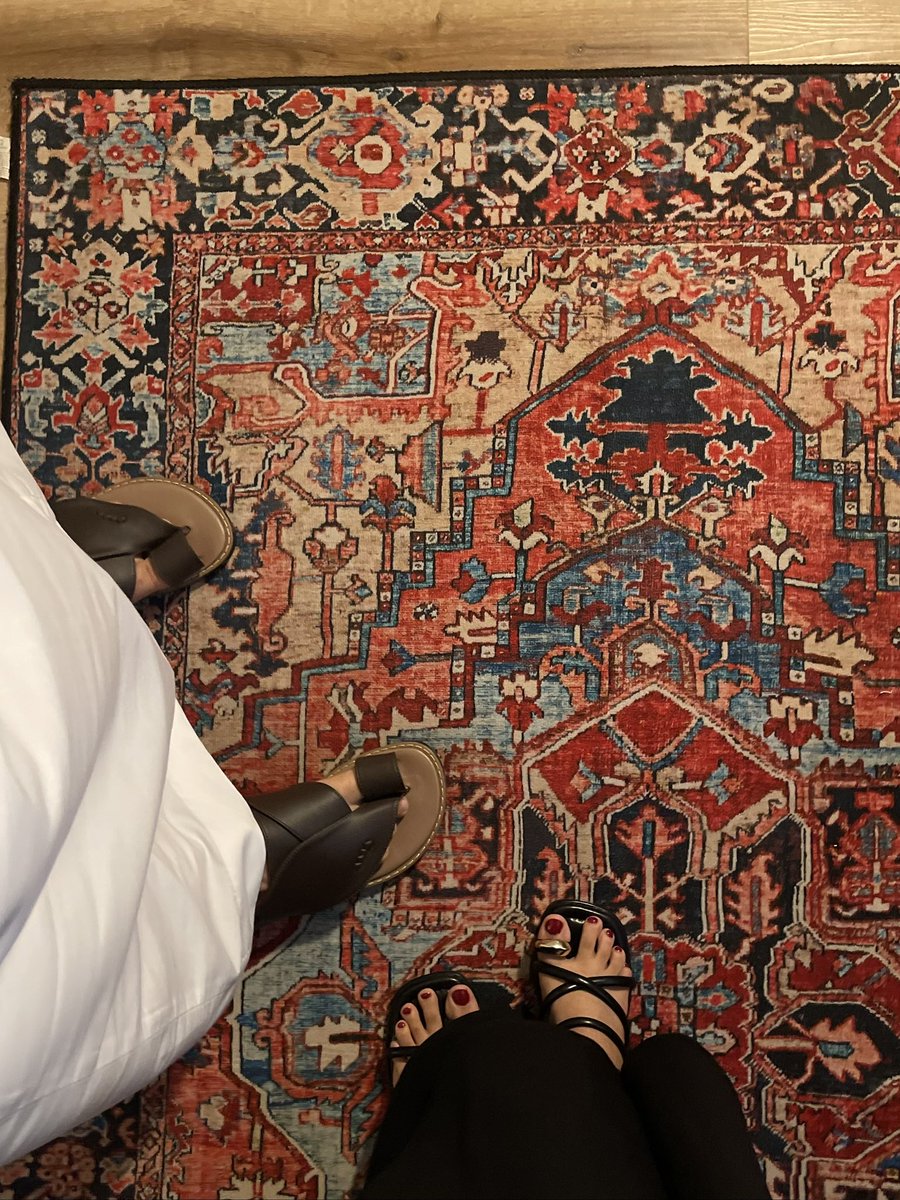 __sh0iii's tweet photo. أنت منزلي، أسير في حياتك حافي القدمين، بلا درع، بلا خوف.♥️ https://t.co/p20JY35eBN