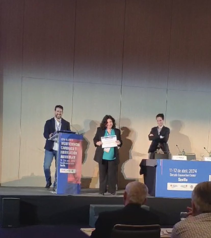 Muy agradecida a @IcyfaSemi @Sociedad_SEMI por el premio. Visibilizando la investigación enfermera y dando voz a mayores con IC y sus familias desde la perspectiva de género. Enhorabuena @elechover por vuestro premio y al resto de investigaciones