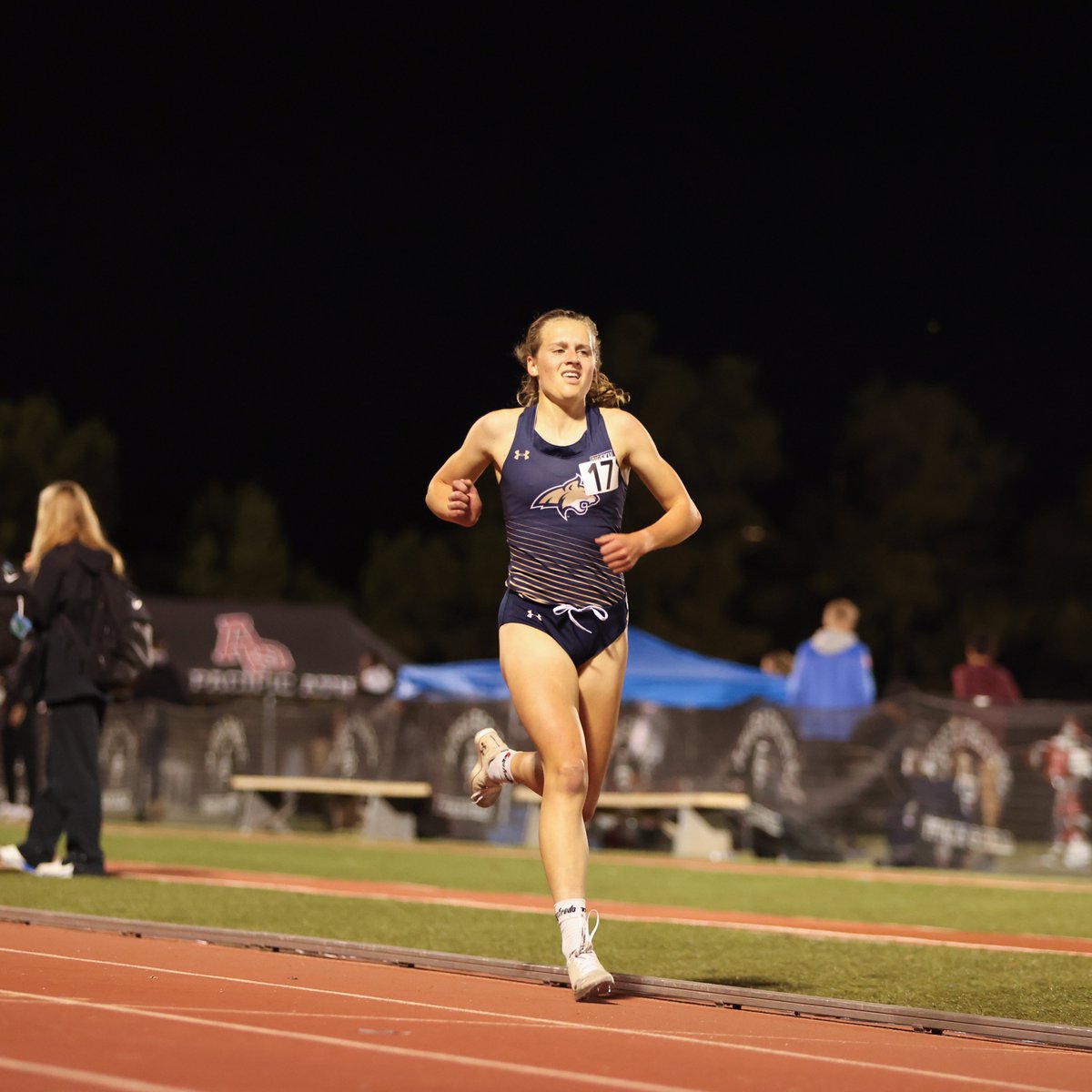 BOBCAT DISTANCE AFTER DARK 🤒 Kyla Christopher-Moody runs the second-fastest MSU women's 5,000 meters ever, obliterating her personal-best by 22 seconds with a 16:08.18! #GoCatsGo