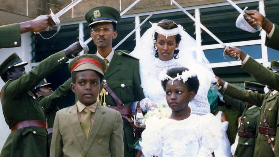 Perezida Kagame na Jeannette Kagame bakoze ubukwe ku wa 10 Kamena 1989.