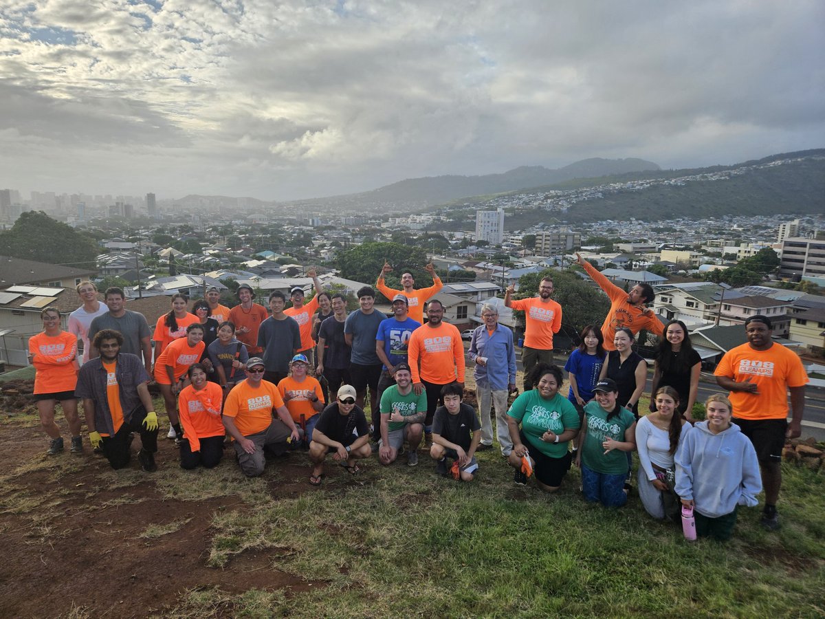 Happy Aloha Friday and Big Mahalo to today's stellar stewards! So wonderful to see so many community members show up to show care to these spaces! Mahalo Nui everyone 🧡🤗🧡

Today's cleanup was at Kukuionāpēhā (Pu'u o Kaimuki) with 808 Cleanups! There were 42 of us.