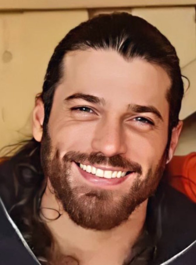 Give joy, smiles, happiness, goodness and kindness to every person you meet. #CanYaman Happy Saturday to everyone 🌺