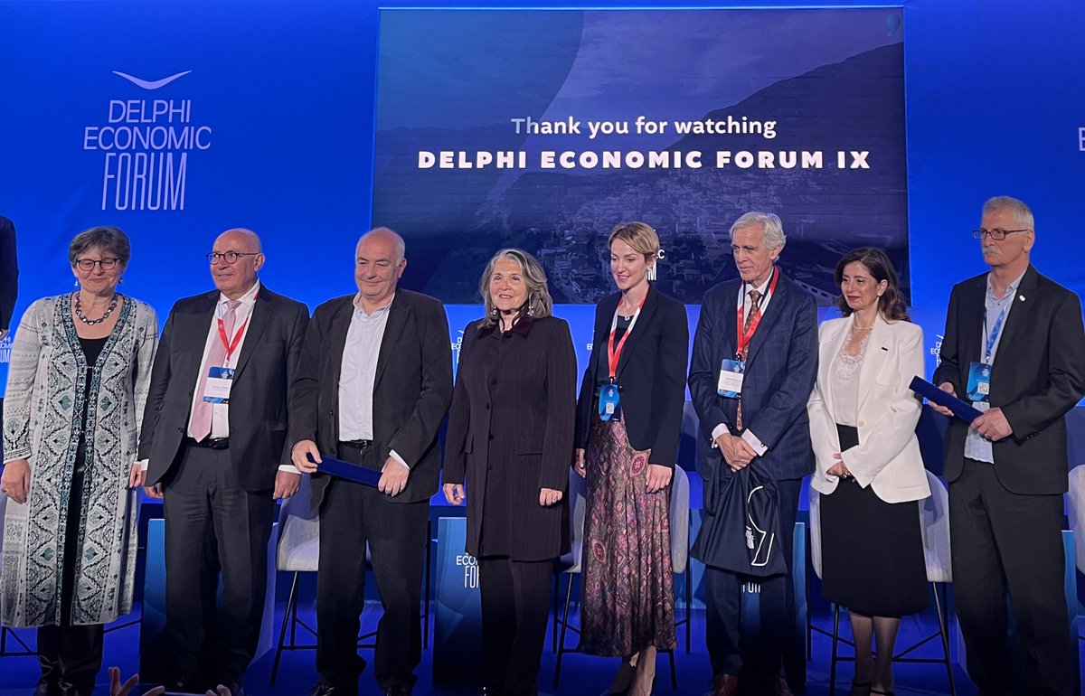 🇫🇷French journalist @bernstephane, who received the 2024 Costas Carras European Citizens' Gold Award for his dedication to preserving endangered heritage, left the hall without taking a photo with the silver award-winning NGO representatives. This was not a good look.