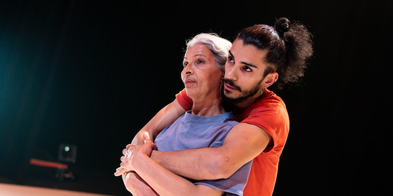 #DANCE #REVIEW Mohamed Toukabri: The Power (of) The Fragile @Sadlers_Wells 'a return for Toukabri in many ways – to his mother, to his homeland, to the fundamentals of dance and what it can do for us' ⭐️⭐️⭐️⭐️ thereviewshub.com/mohamed-toukab… #London