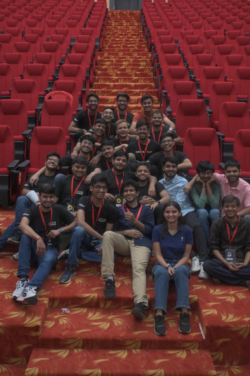 theoden42's tweet image. One of those pics, which I would cherish for a long time! 
Some of the finest memories I have made in these 4 years were with these people! What an amazingly talented bunch of procrastinators!  BitByte 🫶
#hackbyte