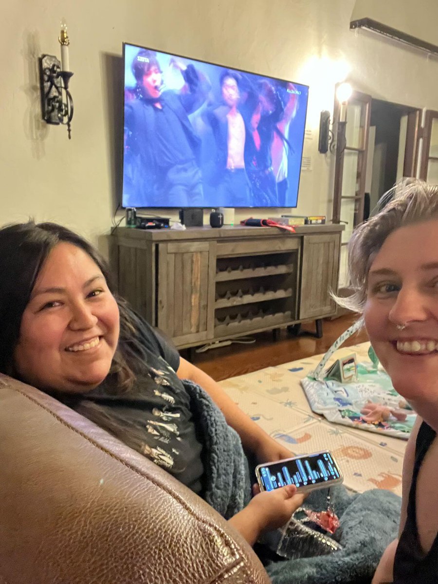 AlmaRose's tweet photo. Hanging with my bestie watching ateez killing it. @hello82official @hello82LA @hello82ATLANTA #ATEEZWatchParty #hello82 #82giveaway https://t.co/FchTIBYyTm