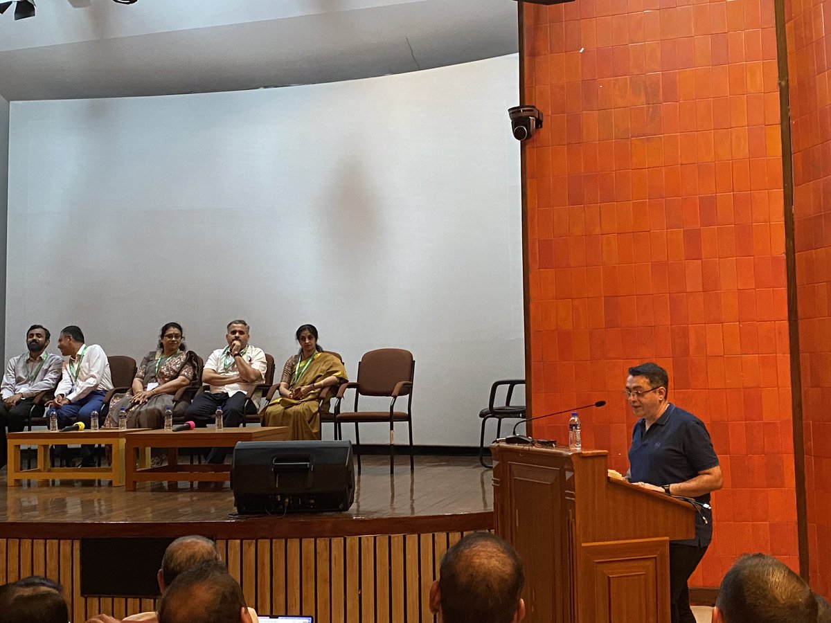 sctripathi02's tweet photo. @DeepakNModi Fantastically moderating the session on One health and genomic technology impacting our tomorrow … @GATC_2017 #GATC2024 https://t.co/sjd8NZFTiV