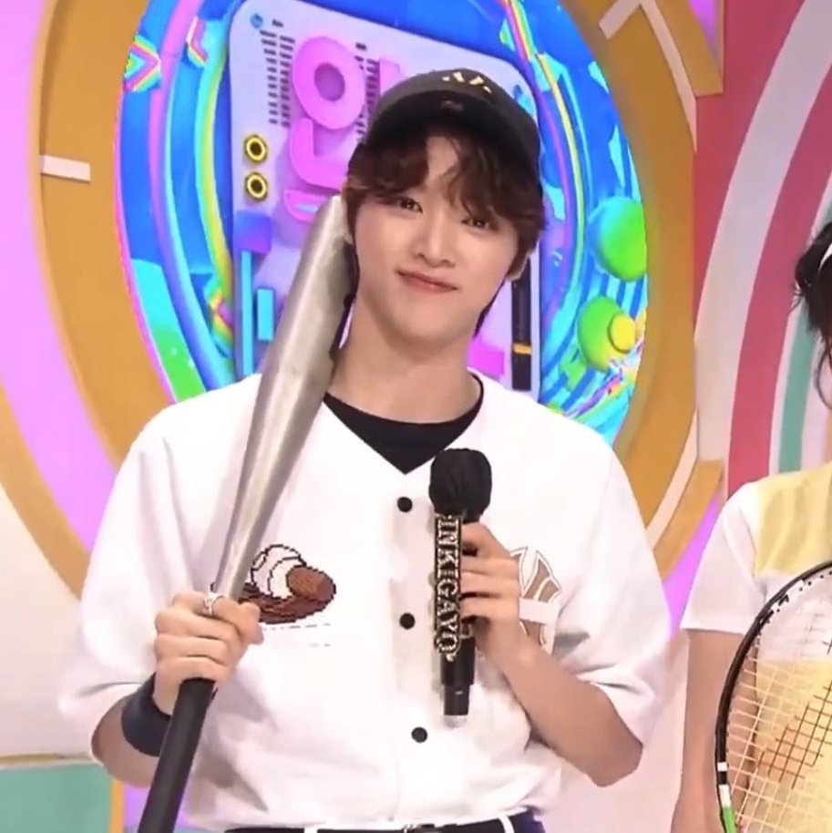 MC Eunseok and MC Sungchan in baseball outfits 🫶