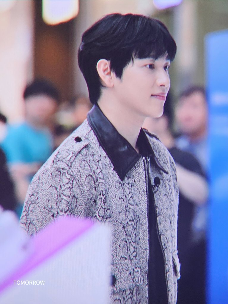 tomorrow1201's tweet photo. 240413 나르왈 팝업스토어 팬사인회

#임시완 #yimsiwan https://t.co/PB3xkeKTbe