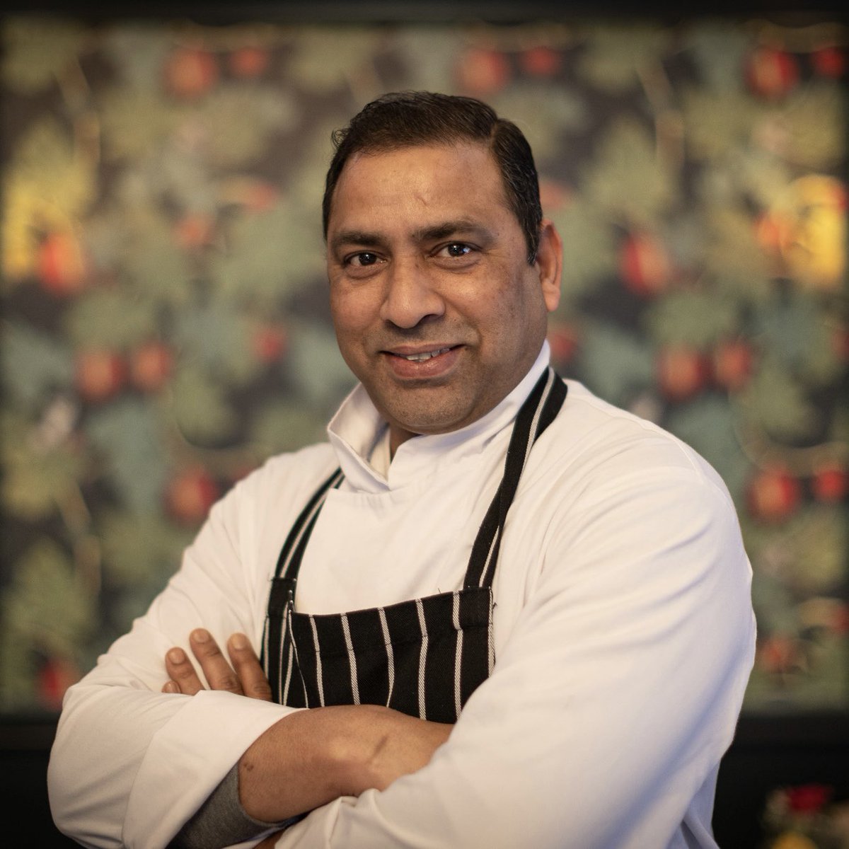 Executive chef Harpal and team are looking forward to seeing you tonight for dinner! 

We are open all day Saturday until late, as usual! 😃 

#noordinaryindian #ruthvika #indiancuisine #chef #finedining #yorkshire #india