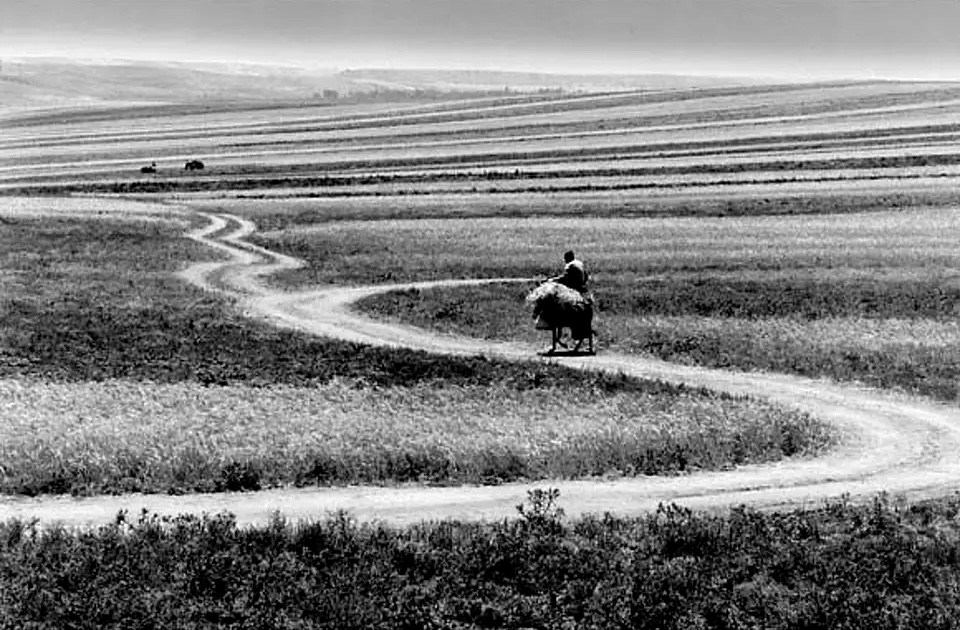 The roads, 2006 - by Abbas Kiarostami (1944 - 2016), Iranian/French