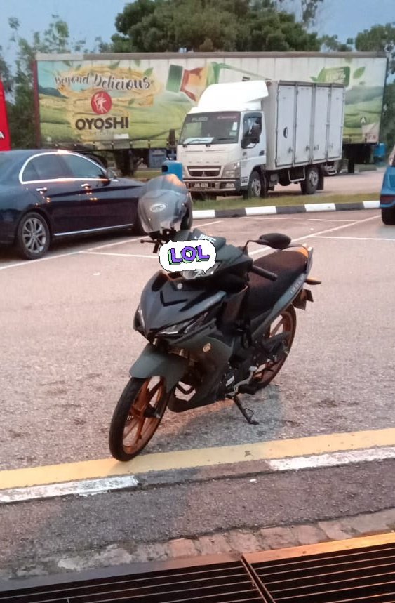 vicenzo_coyg's tweet photo. Salam Geng X❗Saya Nak Jual/Pajak Motor,Kasut&amp;Hp Saya Untuk Persiapan Bini Saya Bersalin Anak Ke 2. Semalam Ujian Allah Bagi Duit Simpanan Lesap Lena Scam🙇. Abg Adik Kakak Minta Jasa Baik Untuk Ret&amp; Doakan Dimudahkan Sgala Urusan Saya&amp;Wife Saya Bersalin Amin. Selamat Hari Raya🥲 https://t.co/qaK8nfyZx0