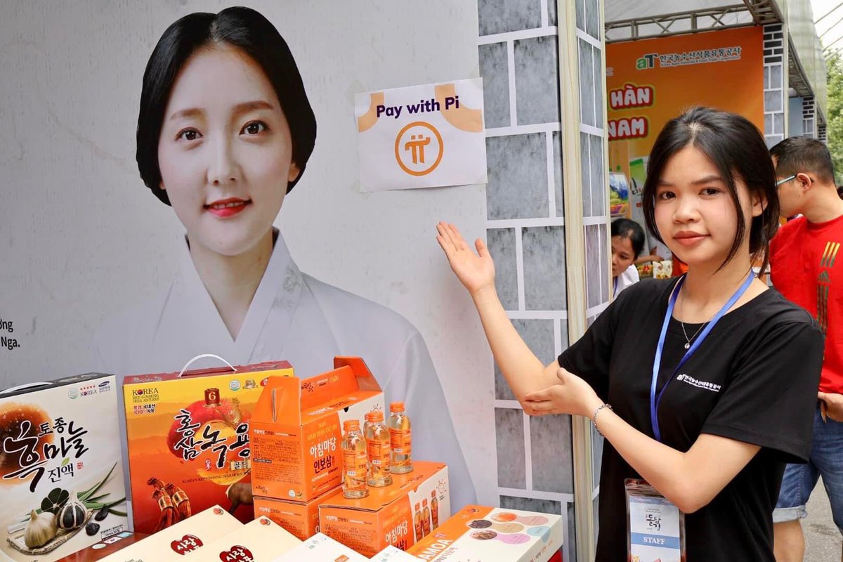- Booth for ginseng products of businesses with Pi payment at the 2024 Korean Cultural Festival near the Korean Embassy, in Vietnam on April 13, 2024.

#PiNetwork