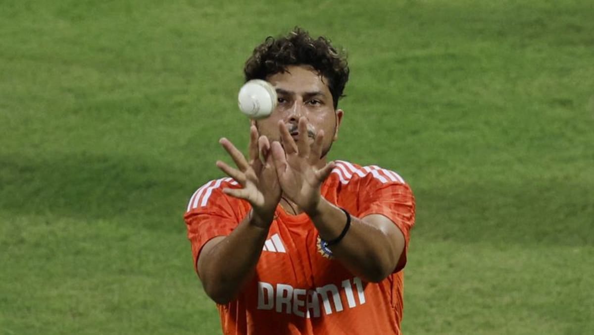 Fit-again Kuldeep back in elements in return to IPL action cna.asia/3xxRNwD