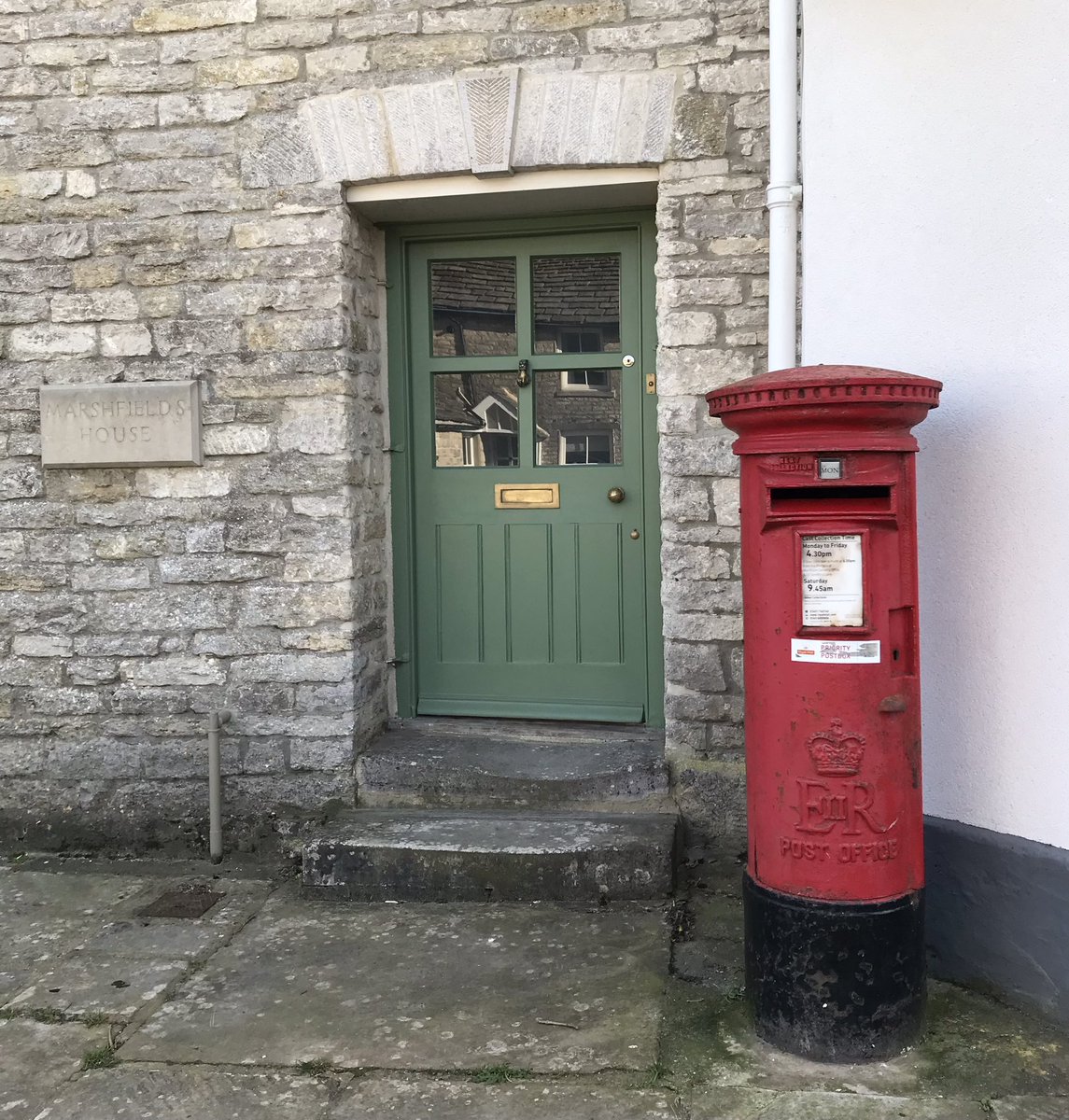 letterappsoc's tweet image. “True friends are never apart. Maybe in distance but never in heart…” Thanks to all the postboxes around the world for helping to bridge the gaps. Happy #PostboxSaturday, everyone! ☺️📮💌