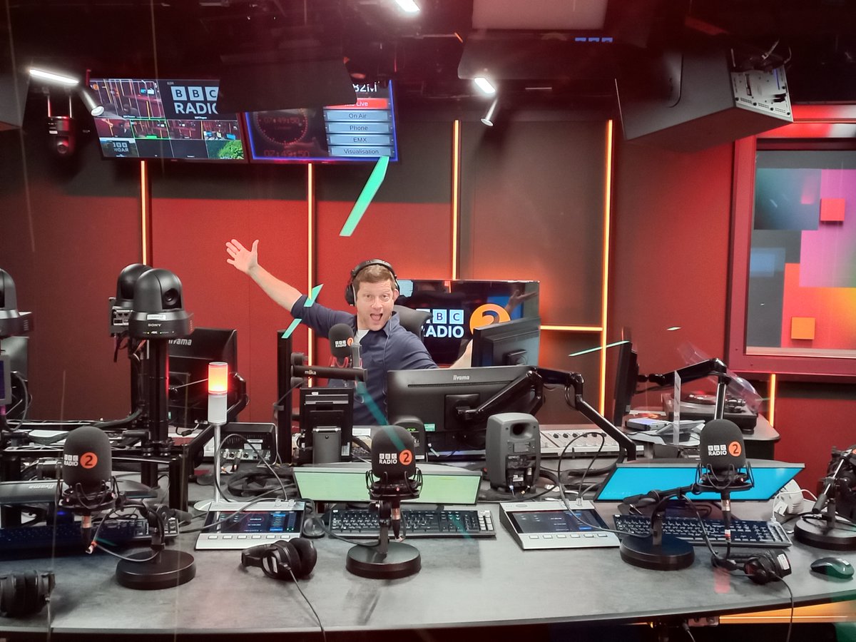 HERE WE G0! SNAZZY NEW STUDIO. ASK YOUR SMART SPEAKER TO 'OPEN BBC SOUNDS' AND 'PLAY RADIO 2' FROM 8AM