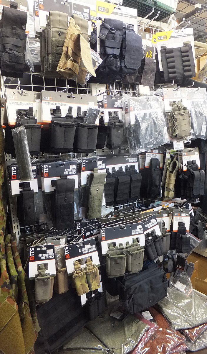 5.11 TACTICALのお品物が、衣類からポーチ装備品、バックパック、ブーツと幅広く店頭にて好評販売中です♪お探しだったアイテムが見つかるはず！ご来店後お探しの商品がございましたら店員にお声掛けください。＃5.11　＃ファイブイレブン #ロイヤルロビンズ #タクティカルウエア