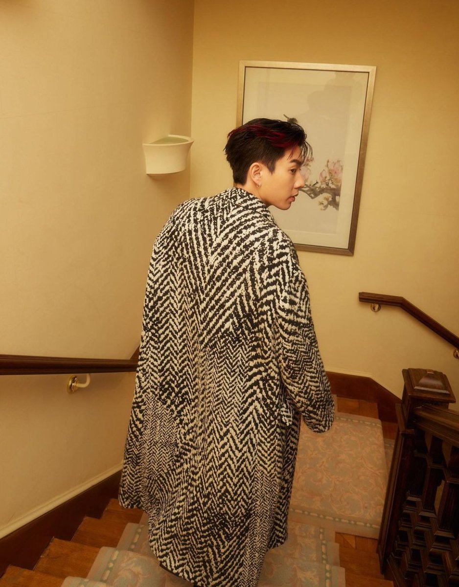 tumcialarchives's tweet photo. ❗HELP RT AND QUOTE❗

Come and vote for our Off Jumpol  in "2024 The Most Popular Asian Artist"

300 RTs = 500 tickets 

for voting 🔗 https://t.co/7Yui67AY0J

#HaloOcean 
#ออฟจุมพล #OffJumpol https://t.co/GyeIRPthbR
