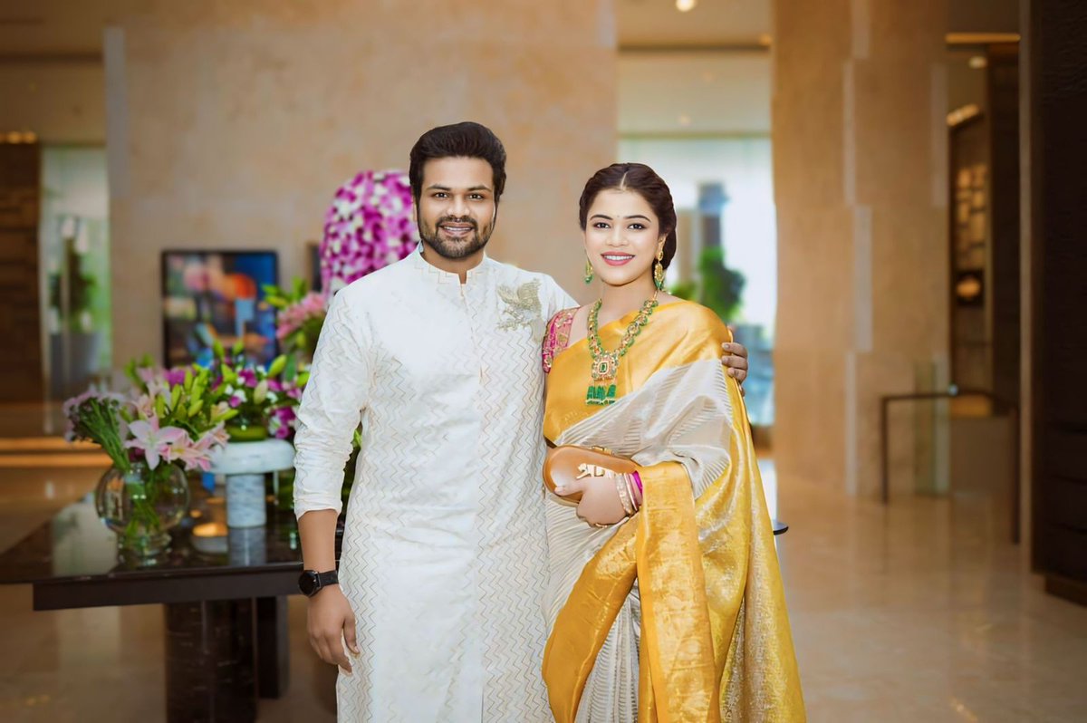 #ManchuManoj and #MounikaReddy blessed with a baby girl, the Manchu family calls the baby by the nickname 'MM Puli'.

Congratulations to the couple 🎉
#ManchuManoj & #MounikaReddy #MMPuli #ManchuFamily @HeroManoj1