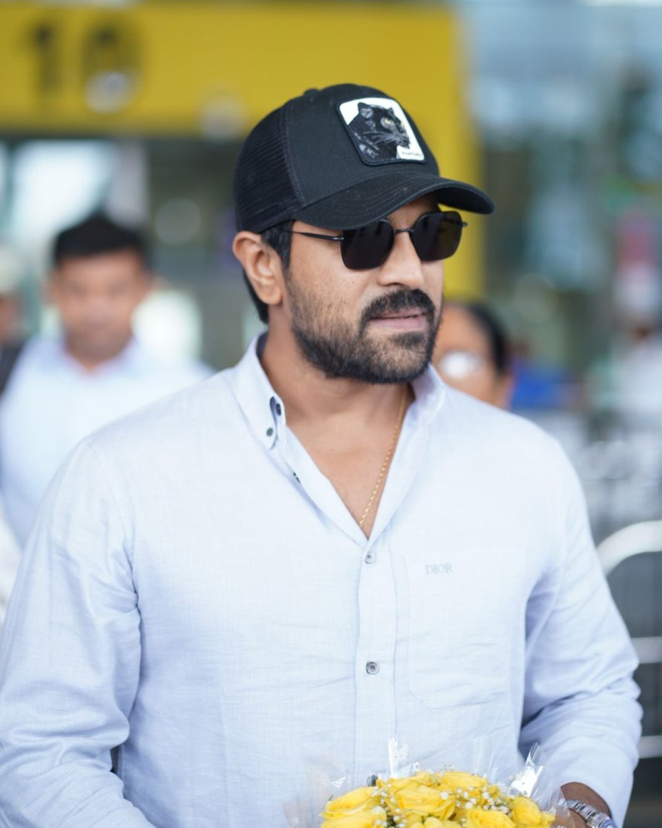 #RamCharan in Chennai as Arrives To Receive the Honorary Doctorate From VELS University 🔥❤️

#GameChanger @AlwaysRamCharan