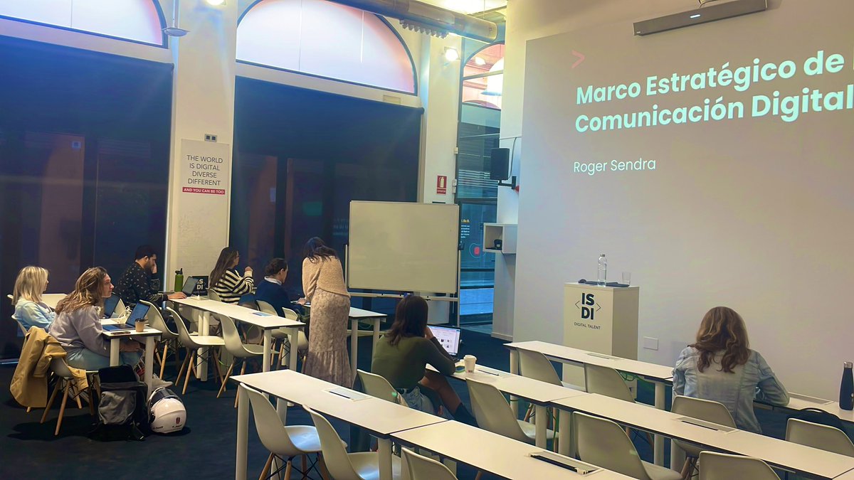 Sábado de clases para los alumnos del <a href="/ISDI_edu/">ISDI</a> <a href="/MIB_isdi/">MIB</a> en #Barcelona donde aprender es mucho mas que el resultado de enseñar #SharingIsCaring