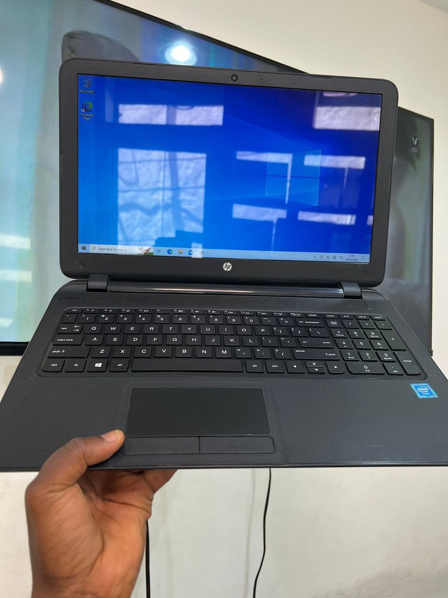 JohnsonEbong3's tweet photo. @Fahy3m HP 15 NoteBook Touchscreen* 
Intel Dual Core CPU @2.16GHz . 
Condition: used 
Screen size: 15 inches 
Ram : 4gig 
Storage: 500hdd 
Touchscreen

Price 2100gh 
☎️ 0536373516 https://t.co/YxWp2zKD4u