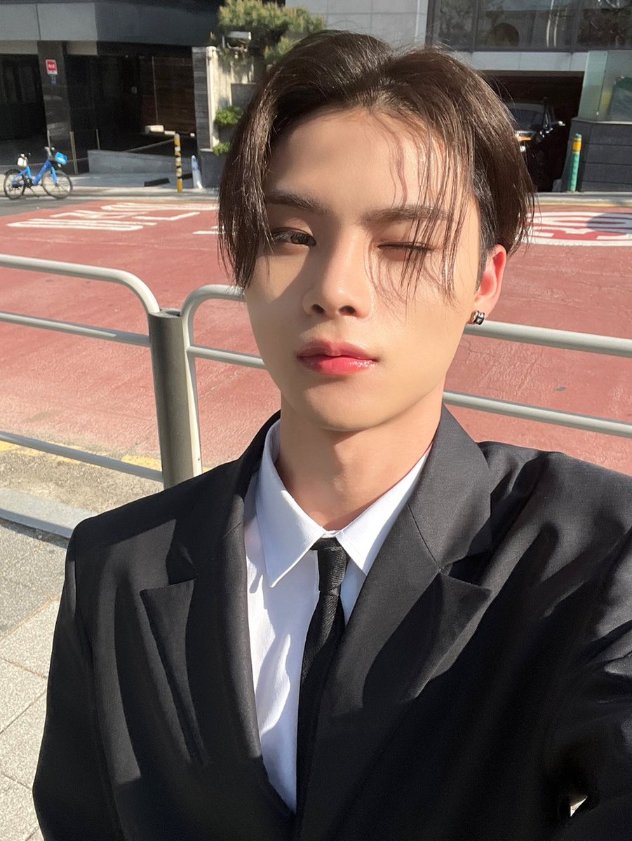 명호] 😎 #8TURN #에잇턴 #エイトターン #MYUNGHO #ミョンホ