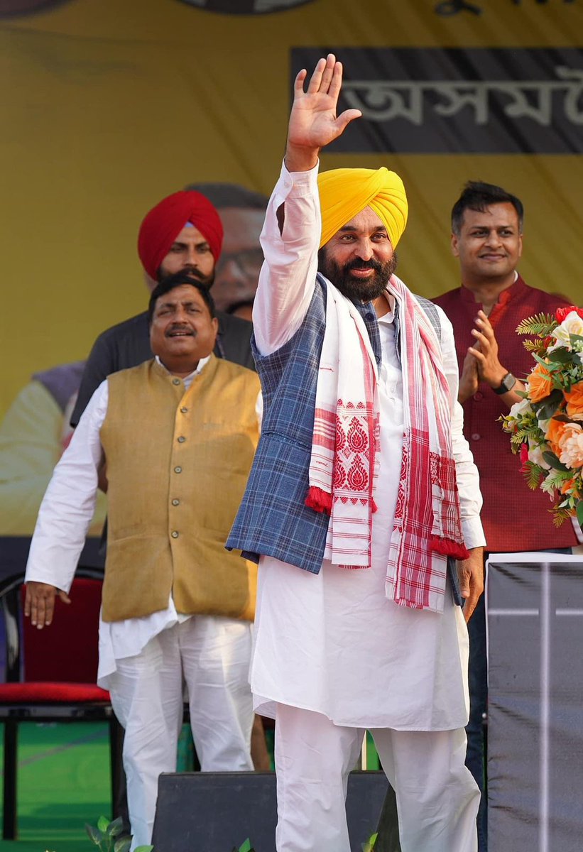 #InPictures | #Punjab CM @BhagwantMann and #AAP senior leader Jasmine Shah campaigned for the upcoming #LokSabhaElections in Digboi, Assam

Track updates on #LokSabaElection2024  hindustantimes.com/india-news/lok…