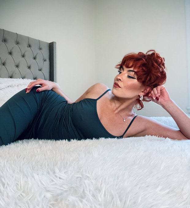 Take a guess&hellip;.   A. She&rsquo;s silky smooth B. She&rsquo;s hairy  C. She has a little landing strip   If you guess<a href="/tag/linkinbio"class="tags"><span>#linkinbio</span></a><a href="/tag/naked"class="tags"><span>#naked</span></a><a href="/tag/prettyfeet"class="tags"><span>#prettyfeet</span></a><a href="/tag/weekendmood"class="tags"><span>#weekendmood</span></a><a href="/tag/peachy"class="tags"><span>#peachy</span></a>