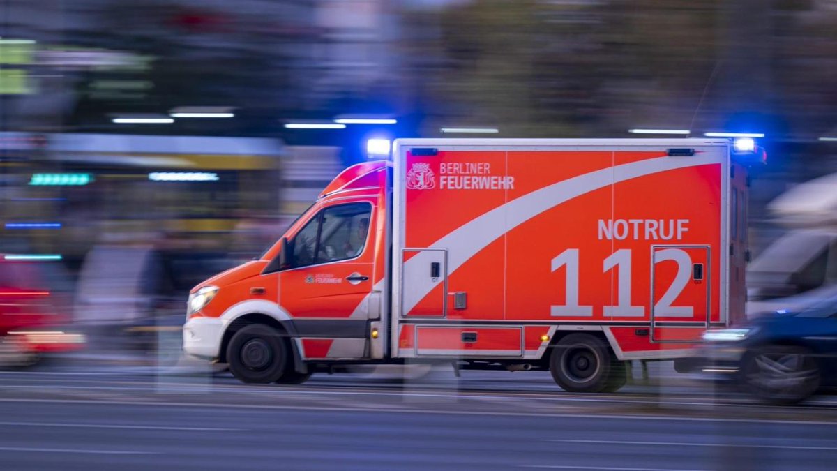 Berlin: Mann bei Streit vor Club lebensgefährlich verletzt morgenpost.de/berlin/article…