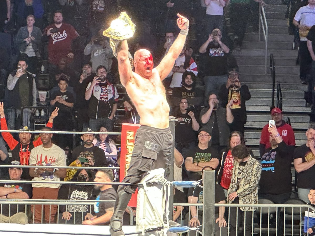 Mr. Puresarcasm tweet media