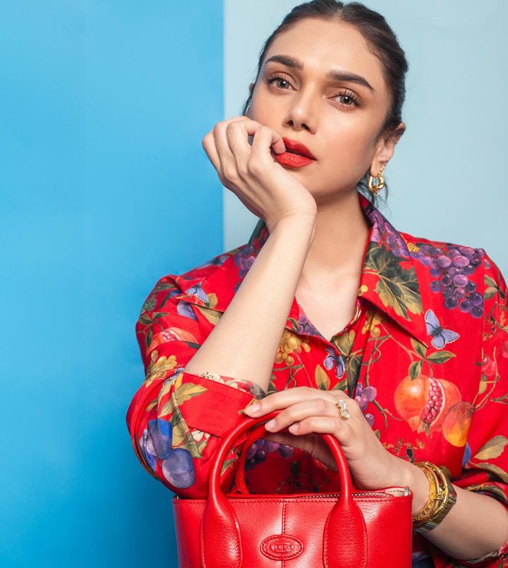 Aditi Rao Hydari Slaying In Red & Blue ❤️💙

#aditi #aditiraohydari #bollywoodbeauty #trending 
@aditiraohydari