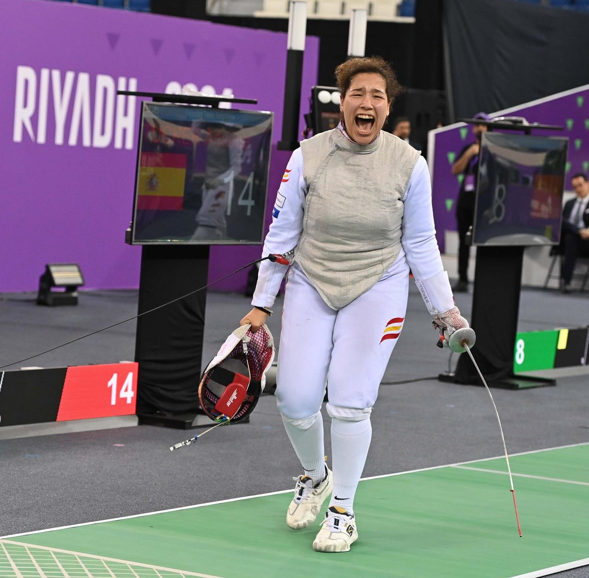 OCTAVA DEL MUNDO!!!❤️

Final de 8 en el Campeonato del Mundo Junior de Riyadh tras perder el pase a medallas 15-14. 

Un final agridulce al estar tan cerca que me deja con muchísimas ganas de más🫶🏽

<a href="/becaspodium/">Becas Podium</a>