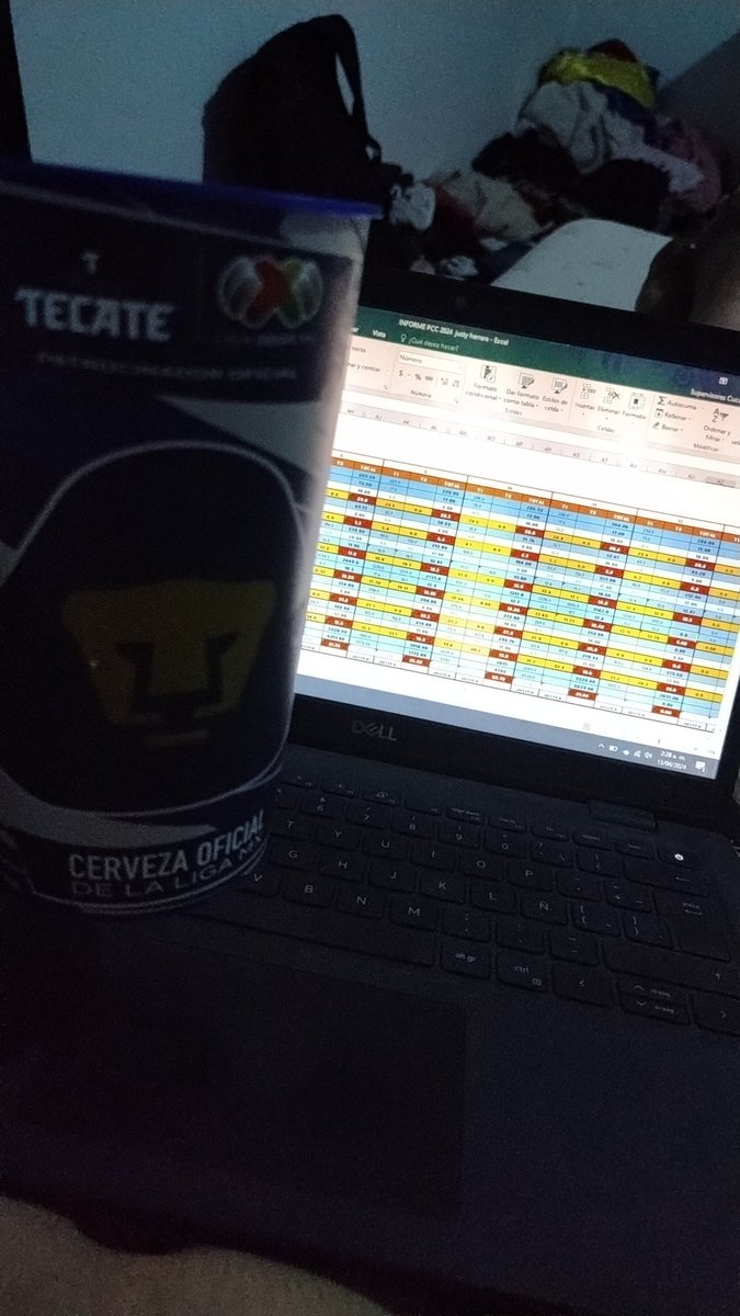 justyherrera's tweet photo. Llegar del trabajo a seguir trabajando... Cómo han cambiado los fines de semana 😅😅 https://t.co/KX4R3e5haF