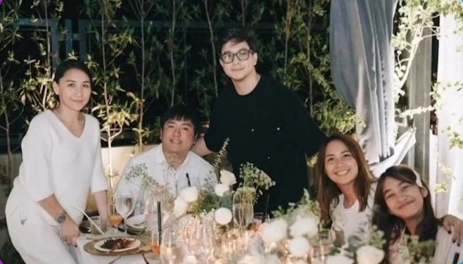 KBILLIONACTRESS's tweet photo. PLEASE I CANT BELIEVE THERE'S A PIC OF ALDEN W KATHRYN'S SIBLINGS SHUTA DAI IBANG LEVEL NANDITO SI ATE KAYE AT KUYA KEVIN HDLDJDKDJDKKDKJDKD https://t.co/ge1csMjF5n