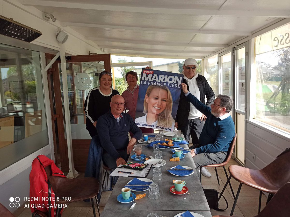 Ce matin avait lieu le Petit Déjeuner Des Militants de la 4eme circo sous la houlette de Chantal et d'Alban à #Deauville. 
Le bilan est bon puisque nous avons le plaisir accueillir un nouvel adhérent dans nos rangs et très probablement un second suite à ce rendez-vous ! 🇫🇷