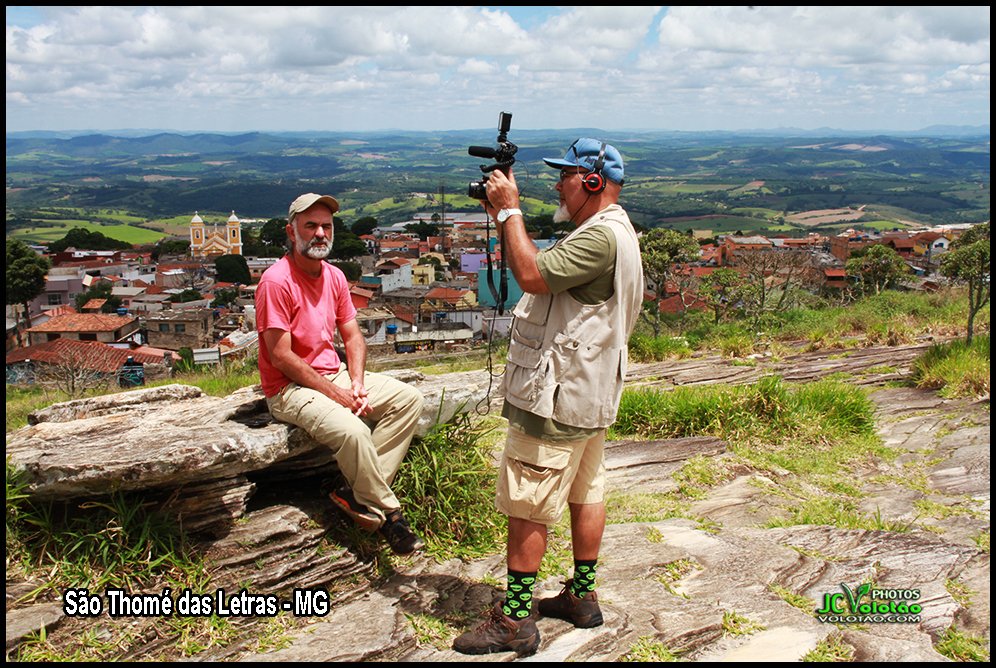 JcVolotao's tweet photo. Na realização do Documentário de São Thomé das Letras em Minas Gerais.
Foto: Marina Coutinho

.
.
.
#jcvolotao
#eclipseny
#marinacoutinhoproducoes
#saothomedasletras
#minasgerais
#minas https://t.co/GcQufivCsB