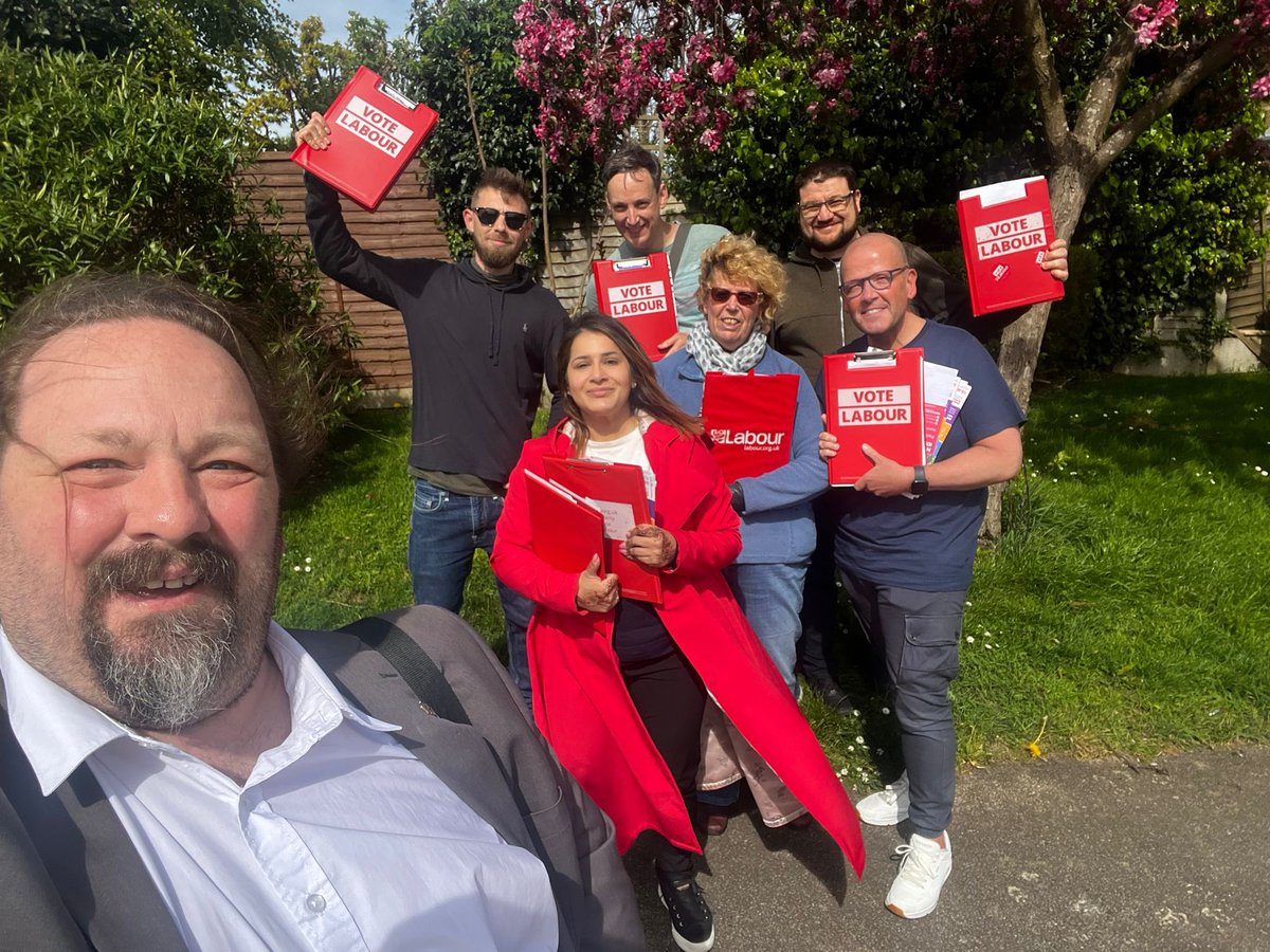 Sunshine on the #LabourDoorstep today out in Rainham. Good support for @naushabah_khan and some people already voting for @LennyRolles as the @UKLabour Kent Police & Crime Commissioner. #VoteLabour #YesWeKhan