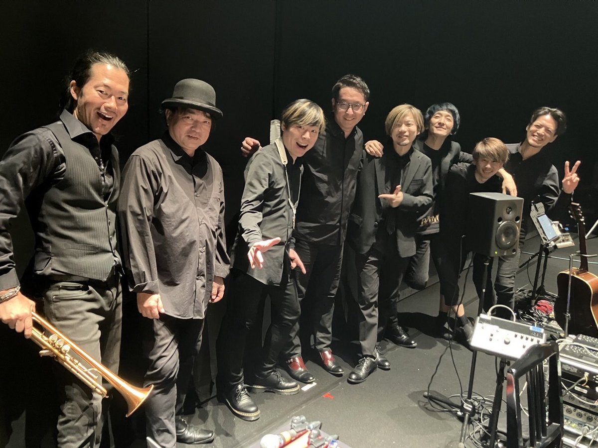 expression82's tweet photo. ミュージカルボディーガード終わり、翌日から連日運転してあちこちに行ってます。免許取って初の運転です。 https://t.co/IxbW9T8mZL