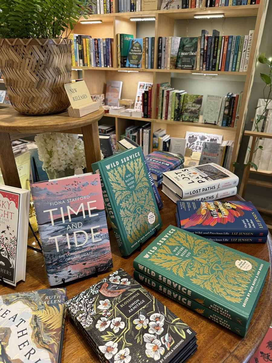 Lovely our new releases table today 💚 especially Wild Service. Cannot tell you how much we’ve been looking forward to this, and it’s flying out already! . #righttoroam @Right_2Roam @nickhayesillus1 @AmyJaneBeer @guyshrubsole @samleesong @nicolawriting