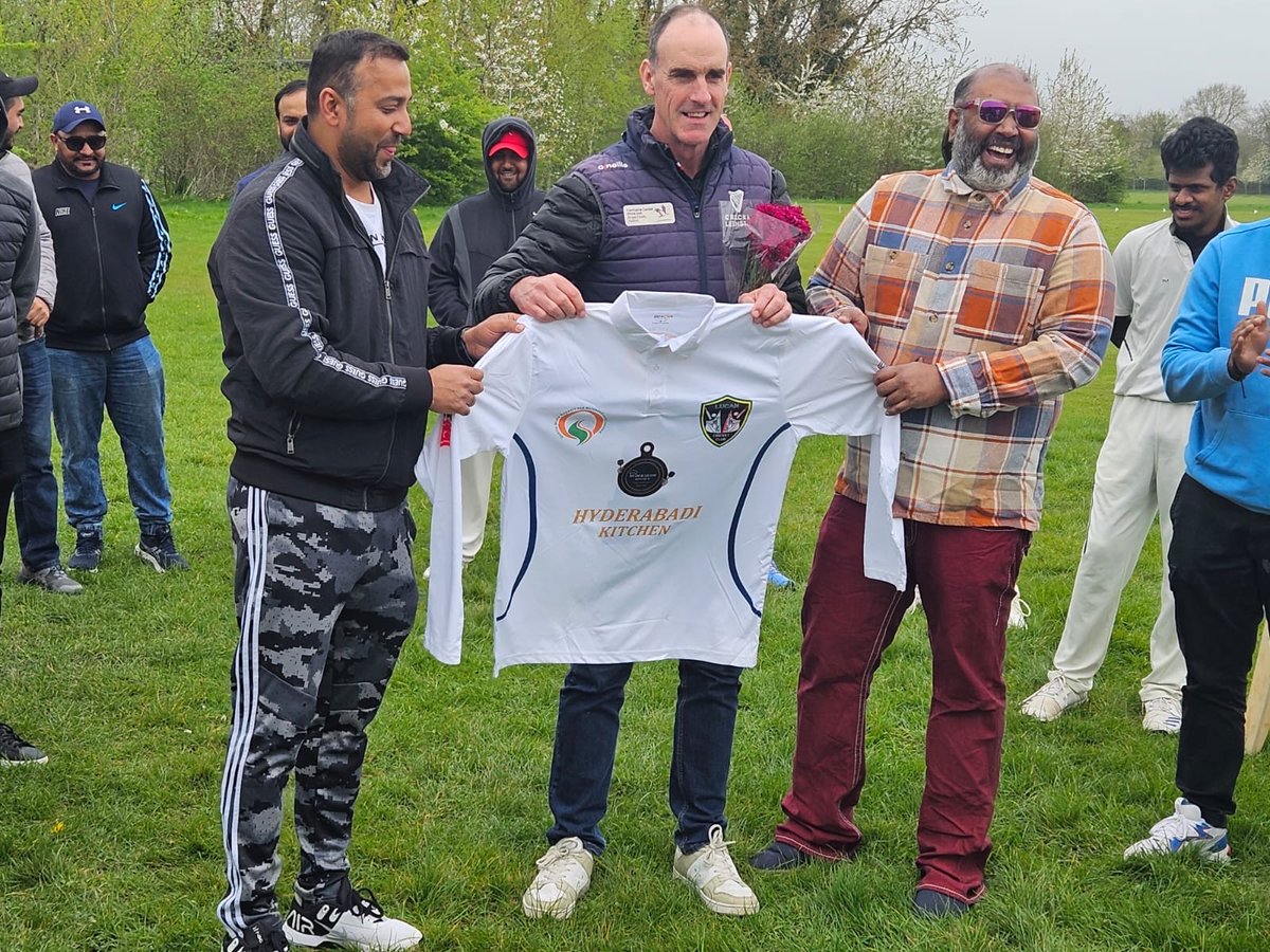 🏏OPENING DAY🏏 New playing kit @club_lucan versus @ongar_cricket in the opening fixture of Division 19 at St Catherine’s Park! 🤝 Bail ó Dhia ar an obair! 🏏