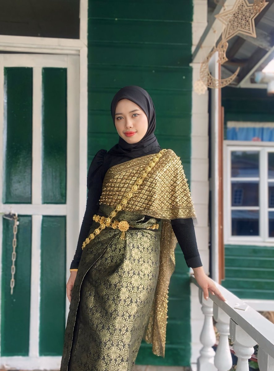 ZwaOmar's tweet photo. Raya pertama               Raya ketiga https://t.co/1DDfc1U4n5