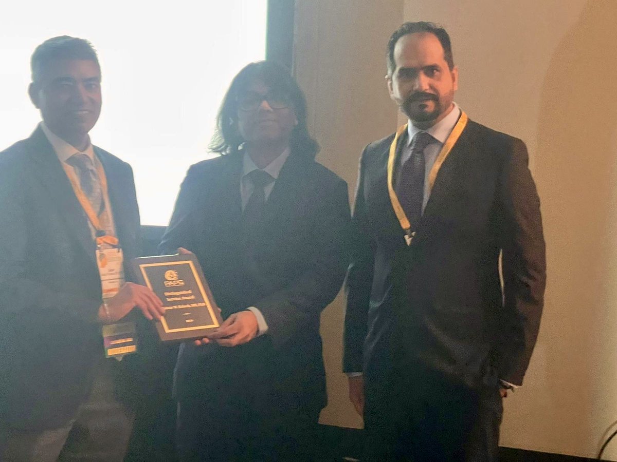 PakAmPathSoc's tweet image. We were thrilled to have @aakasharmand be presented with PAPS Distinguished Service Award 2024
at #USCAP2024 for his undeniable services to Pathology. Dr. Baloch is a true asset to field.

#PAKPATH
