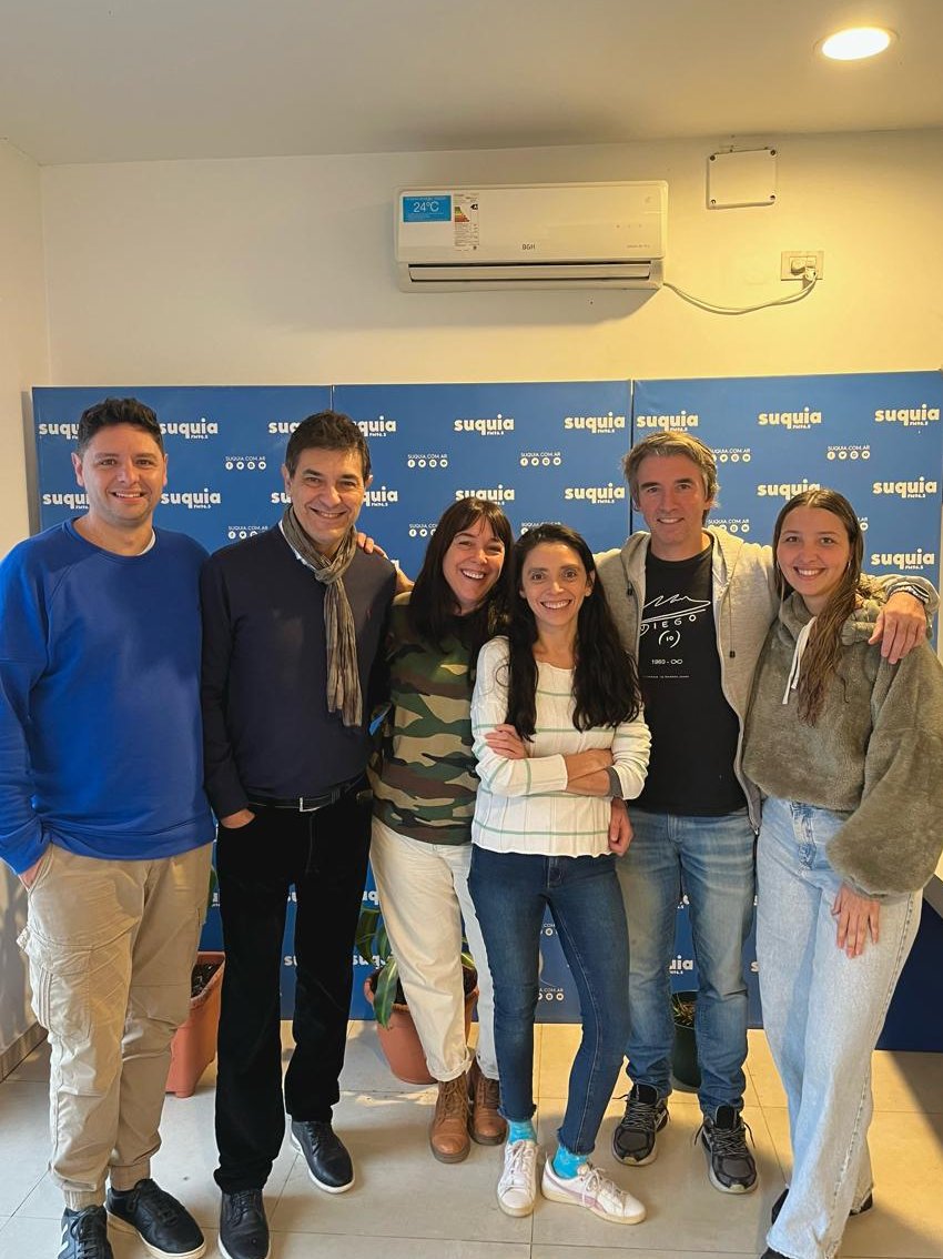 ESTO ES DÍA G ✨ Hasta las 13 con este equipo por @radiosuquia Prendete 🔗 suquia.ar/reproductor/ @GerardoLopez @soylageo @comarzano @jaguirre_MD @FlavioCastello5