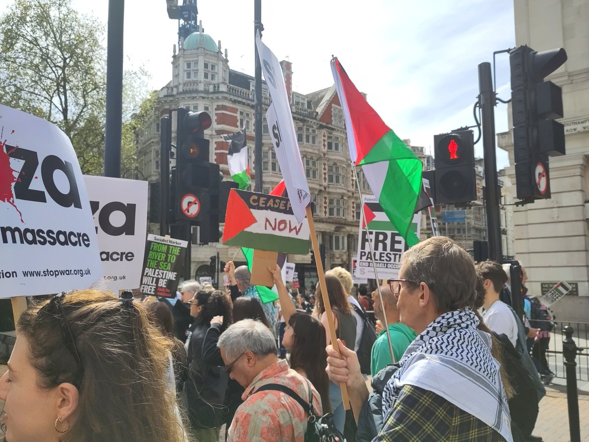 🪧🕊️🪧 #CeasefireNOW 🪧🕊️🪧
                           🙏🏽🕊️🙏🏻
      🤚🏻 STOP the  #Genocide 🤚🏽
   💥💥 #StopArmingIsrael 💥💥
                           🪧🕊️🪧
    🕊️ #London #PeaceMarch 🕊️